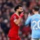 اشتباك جديد بين محمد صلاح وبرناردو سيلفا خلال مباراة ليفربول ومانشستر سيتي (Getty)