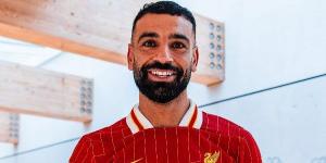 محمد صلاح يتوج بجائزة لاعب الشهر في ليفربول