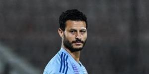 محمد الشناوى يحرس مرمى منتخب مصر أمام الرأس الأخضر فى مباراة الليلة - في المدرج