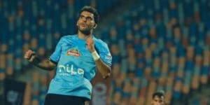 أحمد سيد زيزو يزف أنباء سارّة في الزمالك قبل مباراة المصري - في المدرج