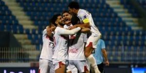 وصول طاقم حكام مباراة الزمالك والمصري فى الكونفدرالية - في المدرج