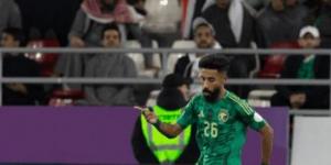 نجما المنتخب السعودي يتوعدان يونس محمود بعد الفوز على اليمن - في المدرج