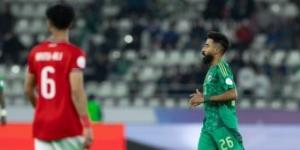 لاعب منتخب اليمن: الحكم قال للاعبي المنتخب السعودي أنا معكم! - في المدرج