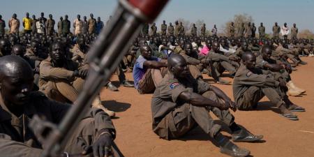 جنوب السودان.. تبادل إطلاق النار بين حرس الرئاسة ومسؤول أمني سابق أثناء اعتقاله - في المدرج