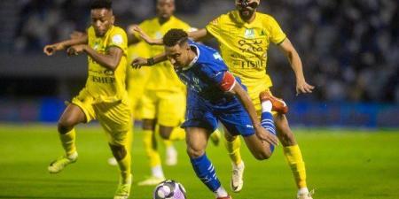 بعد خسارته من الخليج.. صدارة الهلال لدورى روشن مهددة