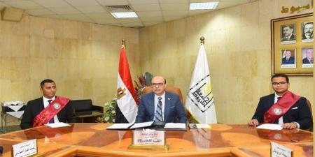 رئيس جامعة أسيوط يلتقي بمجلس اتحاد الطلاب الجديد للعام الجامعي 2024-2025