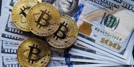 سعر بيتكوين يتجاوز 100 ألف دولار