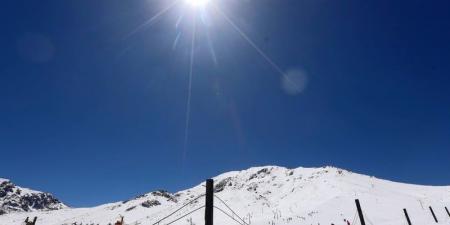 التقلبات الجوية تفرج عن تساقطات مطرية وثلجية في مناطق بالمغرب