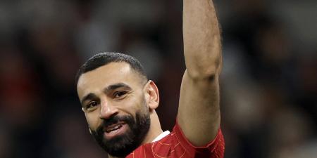 محمد صلاح يعزز تقدم فريقه بهدفين متتالين في توتنهام