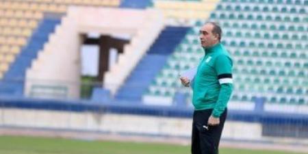 علي ماهر يراقب مباراة الأهلي وبلوزداد استعداداً لمواجهة الخميس فى الدوري - في المدرج