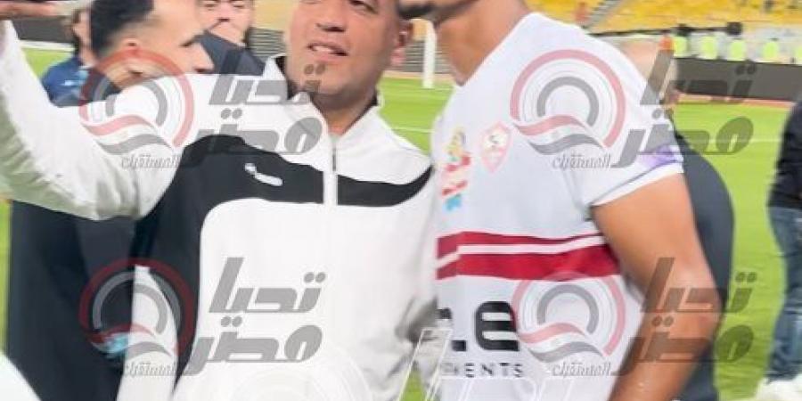 جبر الخواطر.. حسام عبد المجيد يلبي طلب جاهير الزمالك بعد مباراة سموحة| فيديو