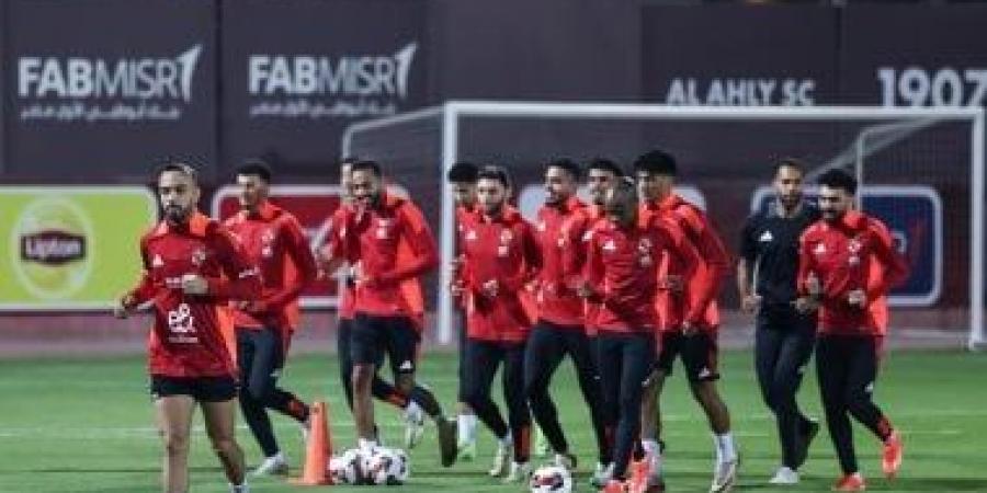 كولر يضع برنامجا خاصا لبدلاء الأهلي خلال إجازة الـ7 أيام - في المدرج