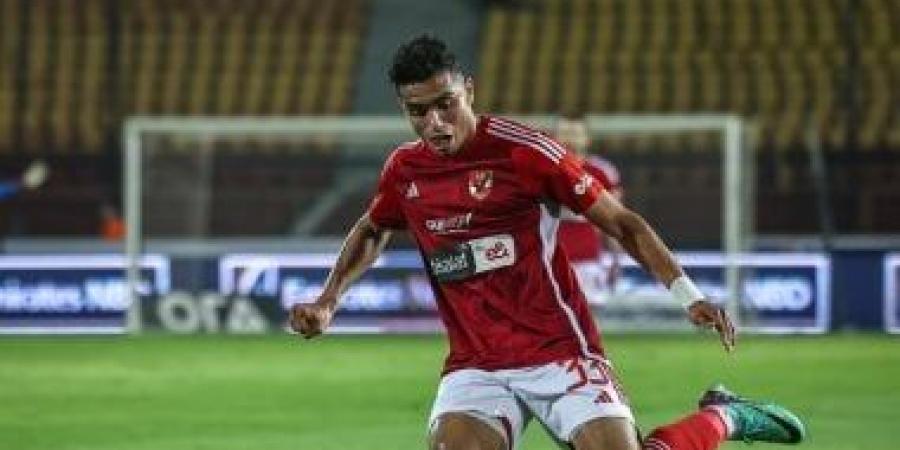 كولر يعد الدبيس بالحصول على فرصة المشاركة مع الأهلي بعد استئناف الدوري - في المدرج