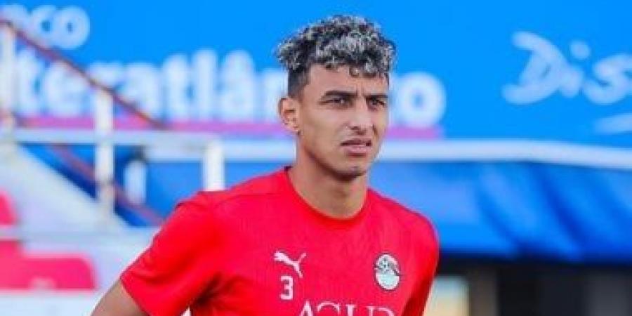 علي ماهر يدعم أحمد عيد بعد مشاركته مع المنتخب أمام الرأس الأخضر - في المدرج