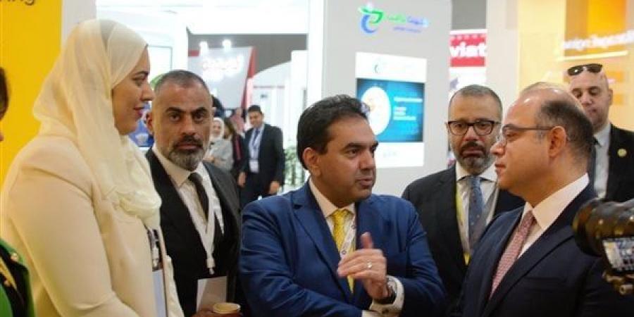 رئيس الرقابة المالية يتفقد أجنحة الجهات المالية غير المصرفية المشاركة بمعرض Cairo ICT - في المدرج