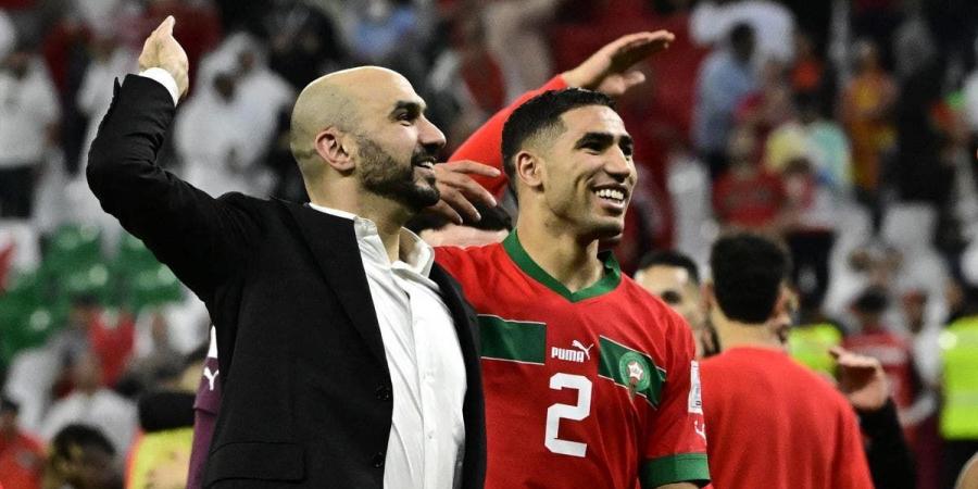 الركراكي يوضح أسباب مغادرة حكيمي لمعسكر المنتخب المغربي