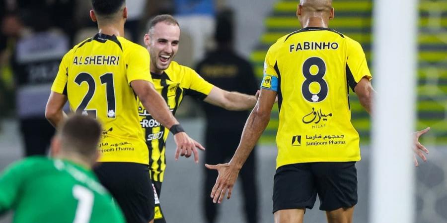 الإتحاد يفوز علي الفتح بثنائية نظيفة في الدوري السعودي