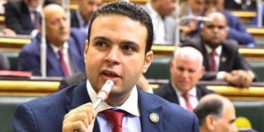 عبد المنعم إمام عن ترويج محمد زيدان لموقع مراهنات: يُؤثر سلبًا على الدولار