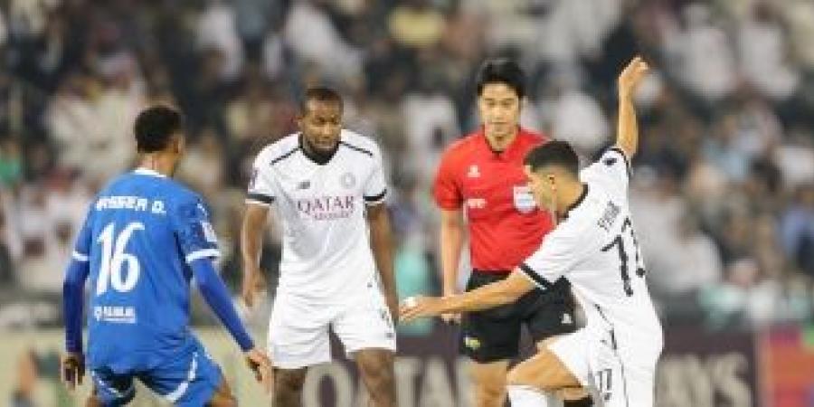 الاتحاد الآسيوي يراجع قرارات التحكيم في مباراة الهلال والسد - في المدرج