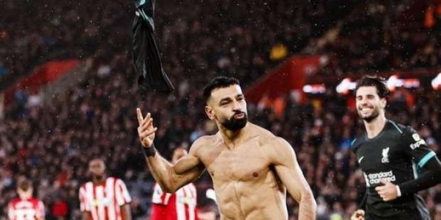 نيفيل يكشف خطة ليفربول مع محمد صلاح.. ما علاقة الكريسماس؟