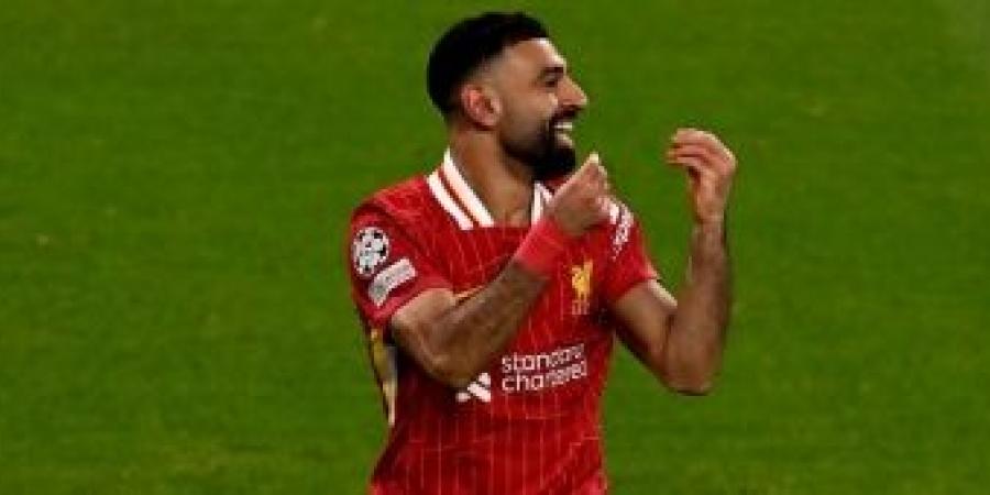 صورة | جماهير ليفربول تطالب بتجديد عقد محمد صلاح - في المدرج