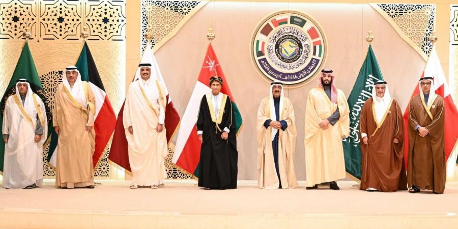 القمة الخليجية تدعم جهود السعودية نحو "حل الدولتين" وتشيد بدور مصر وقطر في مفاوضات غزة - في المدرج