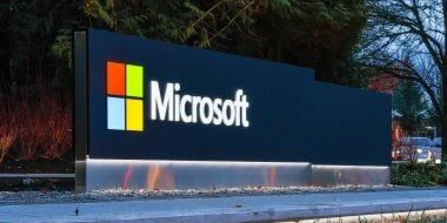 هل تستخدم Microsoft حقًا مستندات Word وExcel لتدريب الذكاء الاصطناعي الخاص بها؟ - في المدرج