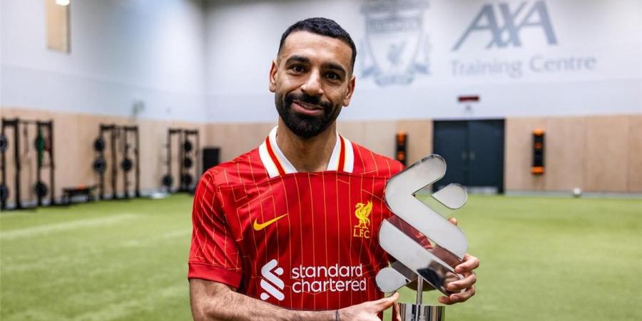 محمد صلاح يفوز بجائزة لاعب نوفمبر في ليفربول ويعترف: لقب الدوري الإنجليزي ليس سهلًا