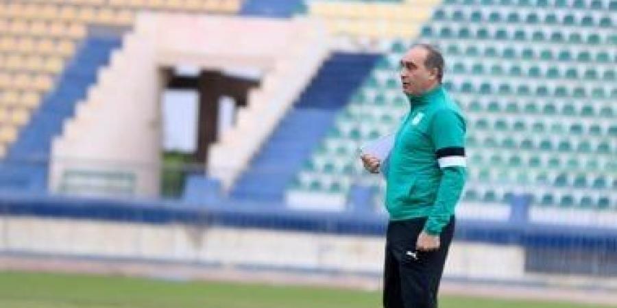 على ماهر يتحدث فى مؤتمر صحفى اليوم عن مواجهة الزمالك بالكونفدرالية - في المدرج