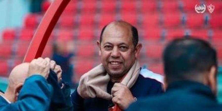 أحمد سليمان يقيم مع لاعبى الزمالك فى معسكر المصرى البورسعيدى - في المدرج