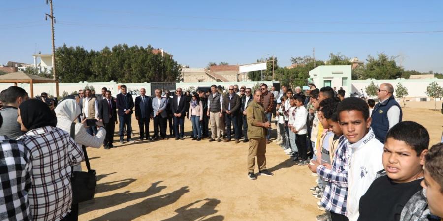 وزراء الزراعة والتخطيط والري ومحافظ المنيا يسلّمون المنح للمستفيدين والجمعيات الزراعية