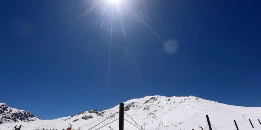 التقلبات الجوية تفرج عن تساقطات مطرية وثلجية في مناطق بالمغرب