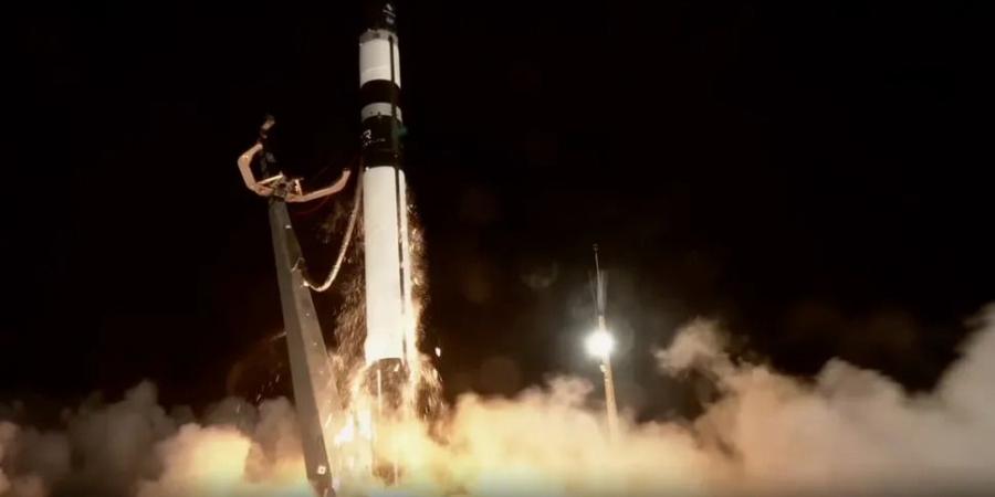 "Rocket lab" تطلق قمرًا صناعيًا خاصًا لتصوير الأرض - في المدرج