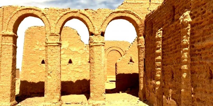 حكاية أطلال المدينة المقدسة بالوادى الجديد وفرار الرهبان الأقباط من بطش الرومان منذ 1800 سنة - في المدرج