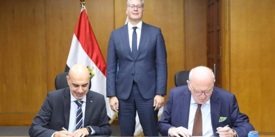 وزير البترول يشهد توقيع اتفاقيتين لشركة ”ABB” لرفع كفاءة الطاقة بمصانع أبوقير للأسمدة