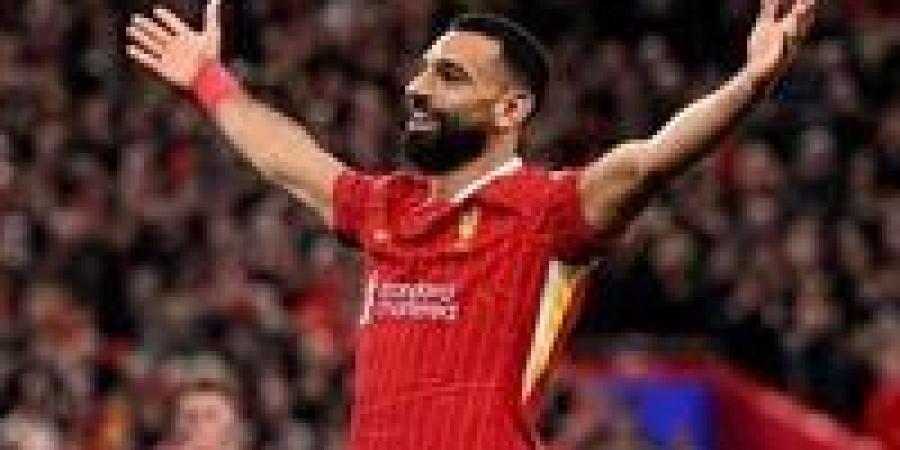 مفاجأة.. محمد صلاح على رادار برشلونة للتفاوض معه في يناير