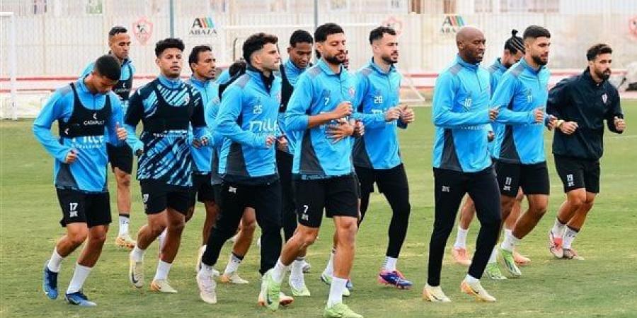 تدريبات بدنية وفقرة خاصة لحراس المرمى في مران الزمالك استعدادًا للاتحاد السكندري - في المدرج