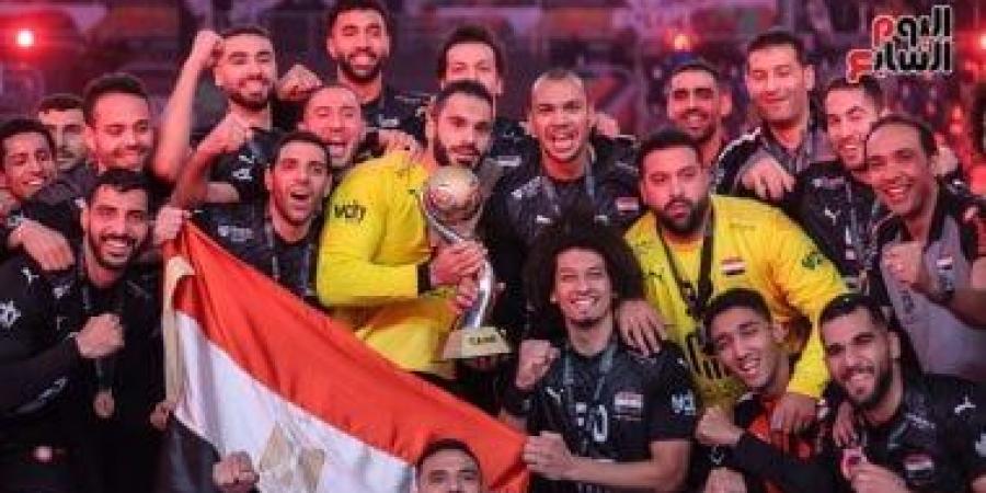 منتخب اليد يتوجه إلى إسبانيا 7 يناير استعداداً لبطولة العالم - في المدرج